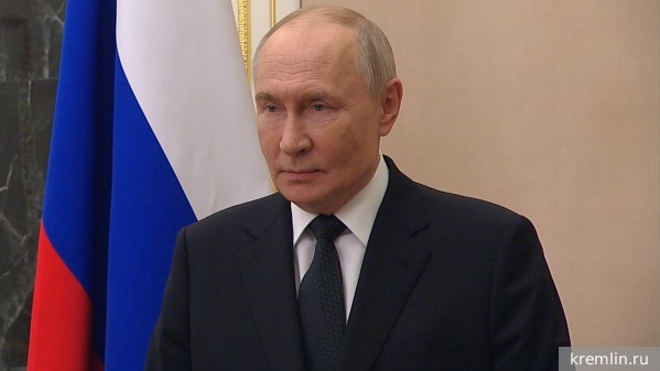 Путин поздравил моряков с Днем ВМФ